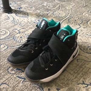 Boys Youth Nike Kyrie basketball shoes